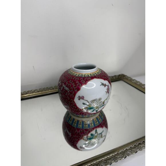 Vintage ginger jar, pink ginger jar with detailed flowers and a bird, Chinese - Picture 9 of 9